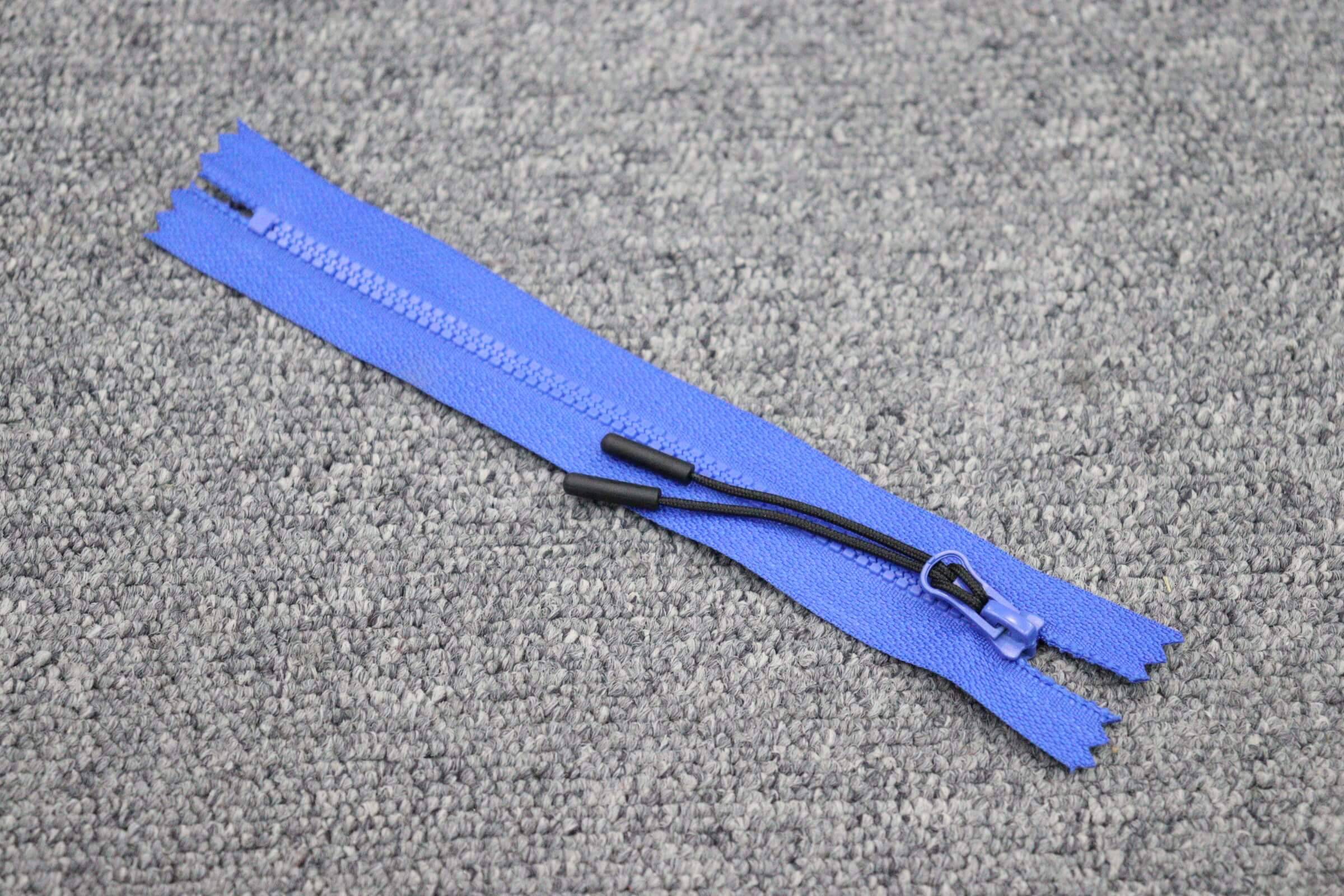 #3 Plastic Zipper